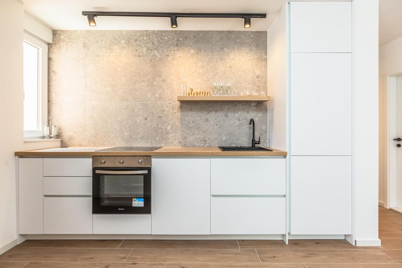 Vogue Apartments Omis Bagian luar foto