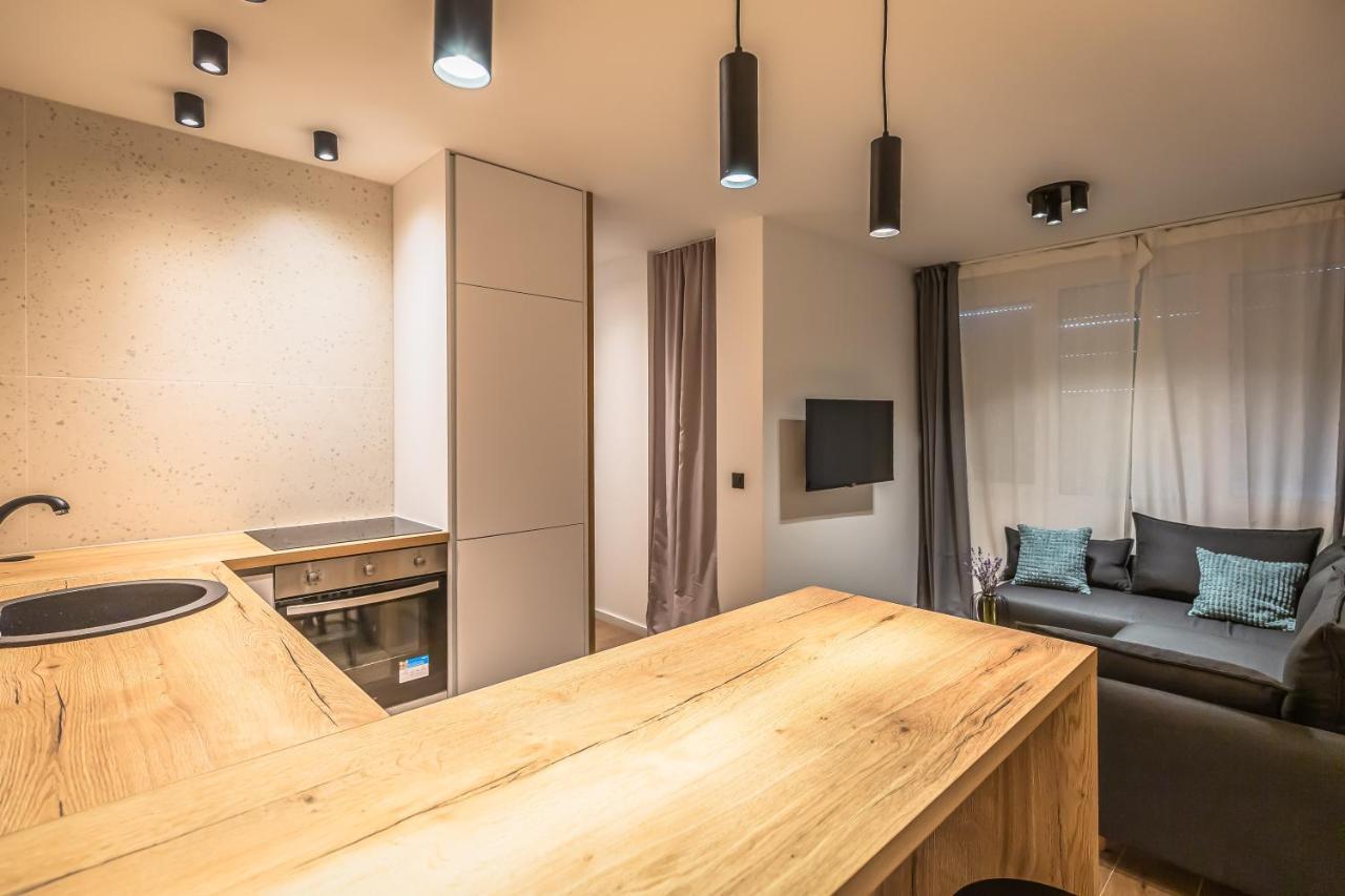 Vogue Apartments Omis Bagian luar foto