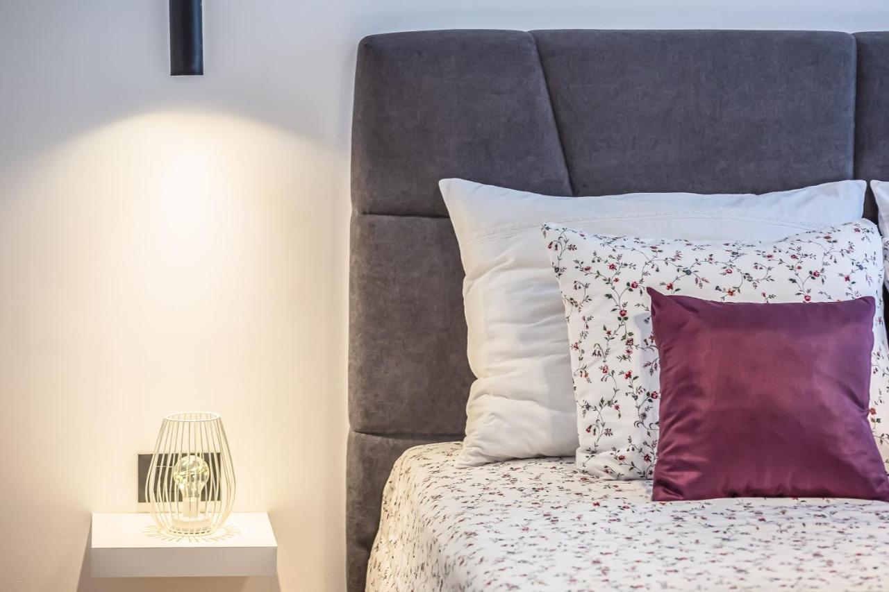 Vogue Apartments Omis Bagian luar foto