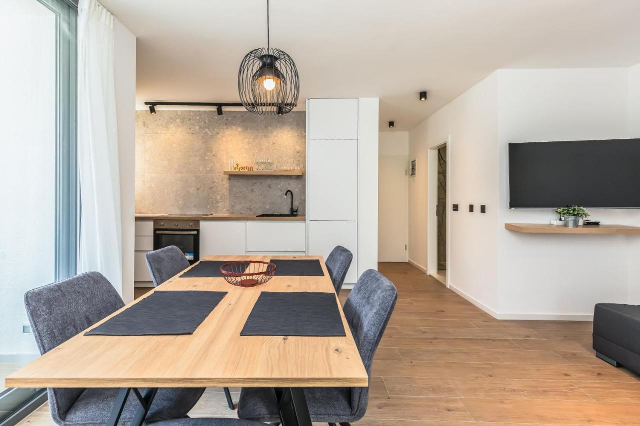 Vogue Apartments Omis Bagian luar foto