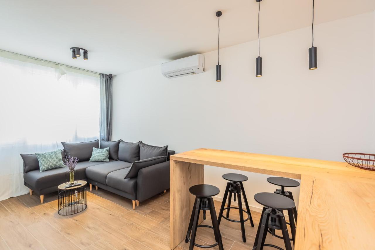 Vogue Apartments Omis Bagian luar foto