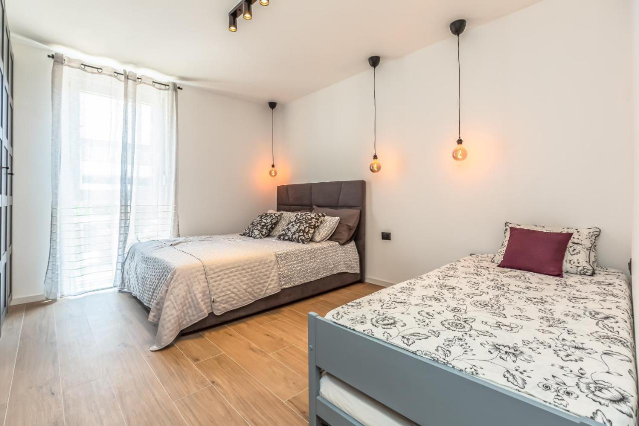 Vogue Apartments Omis Bagian luar foto