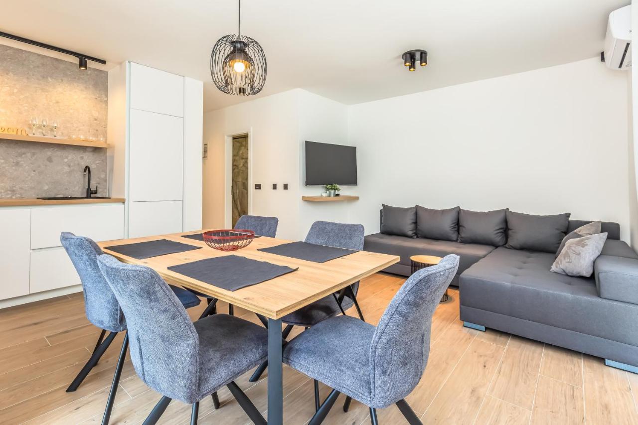 Vogue Apartments Omis Bagian luar foto