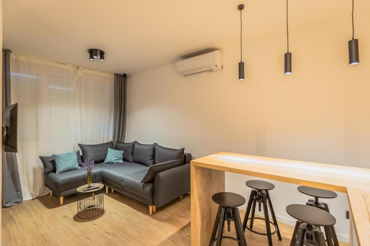 Vogue Apartments Omis Bagian luar foto